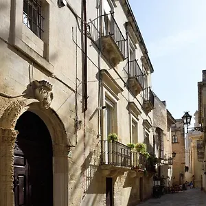 Palazzo Rudiae -duomo , Lecce Italia