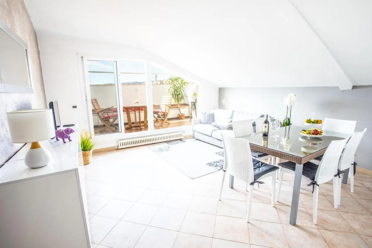 Mansarda Luminosa In Centro A Sanremo Appartement